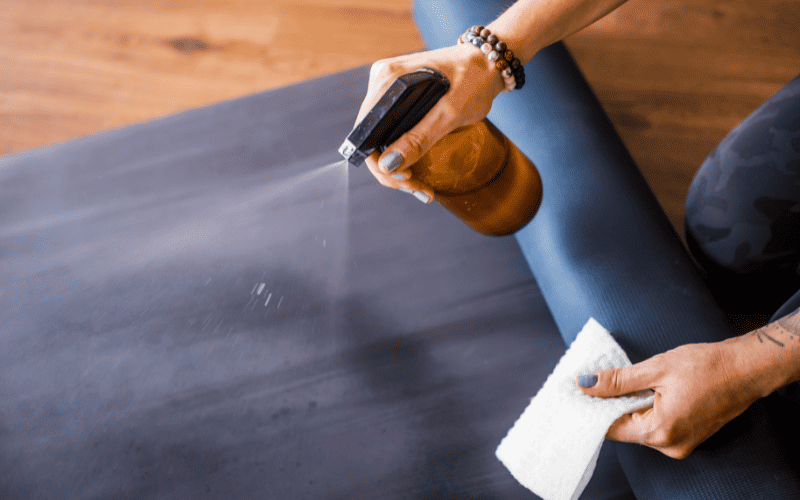How To Clean A Lululemon Yoga Mat: 4 Best Methods - Anita's Housekeeping