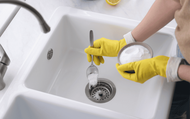 How To Clean A Smelly Drain 768x480 